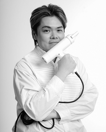<a href="https://kimrobinson.com/singapore-stylists/ivan-low-artist-ii/" style="font-family: Helvetica Neue, Arial, sans-serif !important;">Ivan Low - Design Team</a>