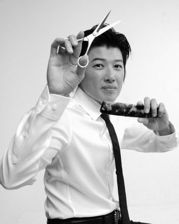 <a href="https://kimrobinson.com/singapore-stylists/james-ho-artistic-team/" style="font-family: Helvetica Neue, Arial, sans-serif !important;">James Ho - Artistic Team</a>