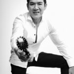 <a href="https://kimrobinson.com/singapore-stylists/timen-siow-creative-team/" style="font-family: Helvetica Neue, Arial, sans-serif !important;">Timen Siow</a>